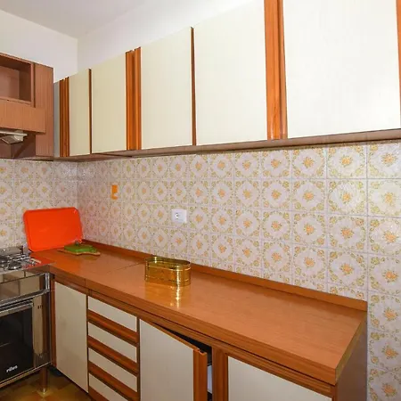 Nice In Pierre With 1 Bedrooms And Wifi 圣皮埃尔